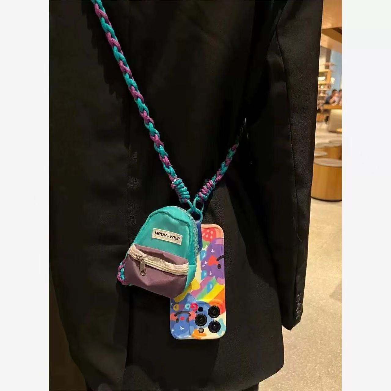 Graffiti Rainbow Flower Adecuado para iPhone 16PROMAX Funda para teléfono móvil 14 Apple 15 Colgante de pato amarillo 13 Mujer 16