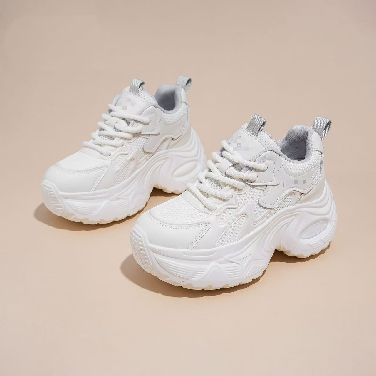 Zapatos de padre de alto nivel con base gruesa para mujeres 2026 verano nuevos zapatos deportivos de altura pequeña zapatos casuales de mujer