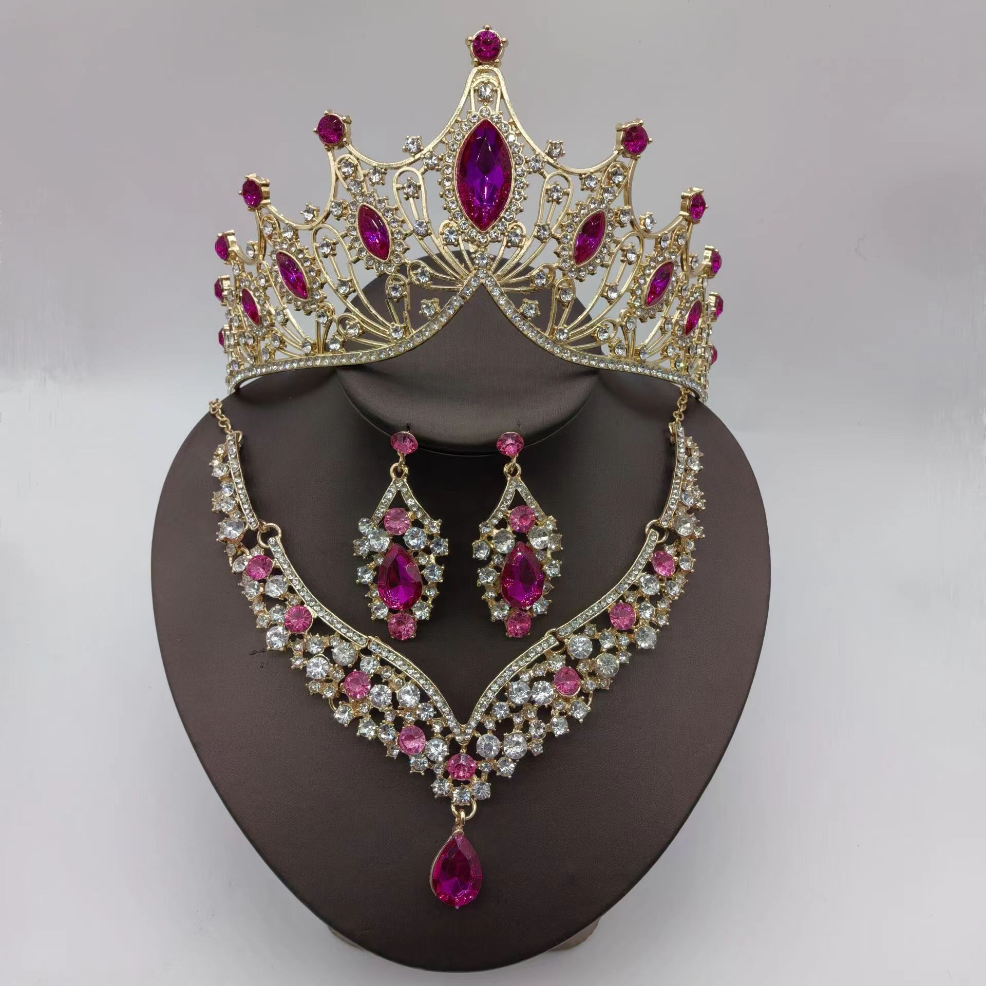 Collar de corona europea y americana traje de tres piezas tocado de novia ojo de caballo vestido de lujo barroco corona venta caliente