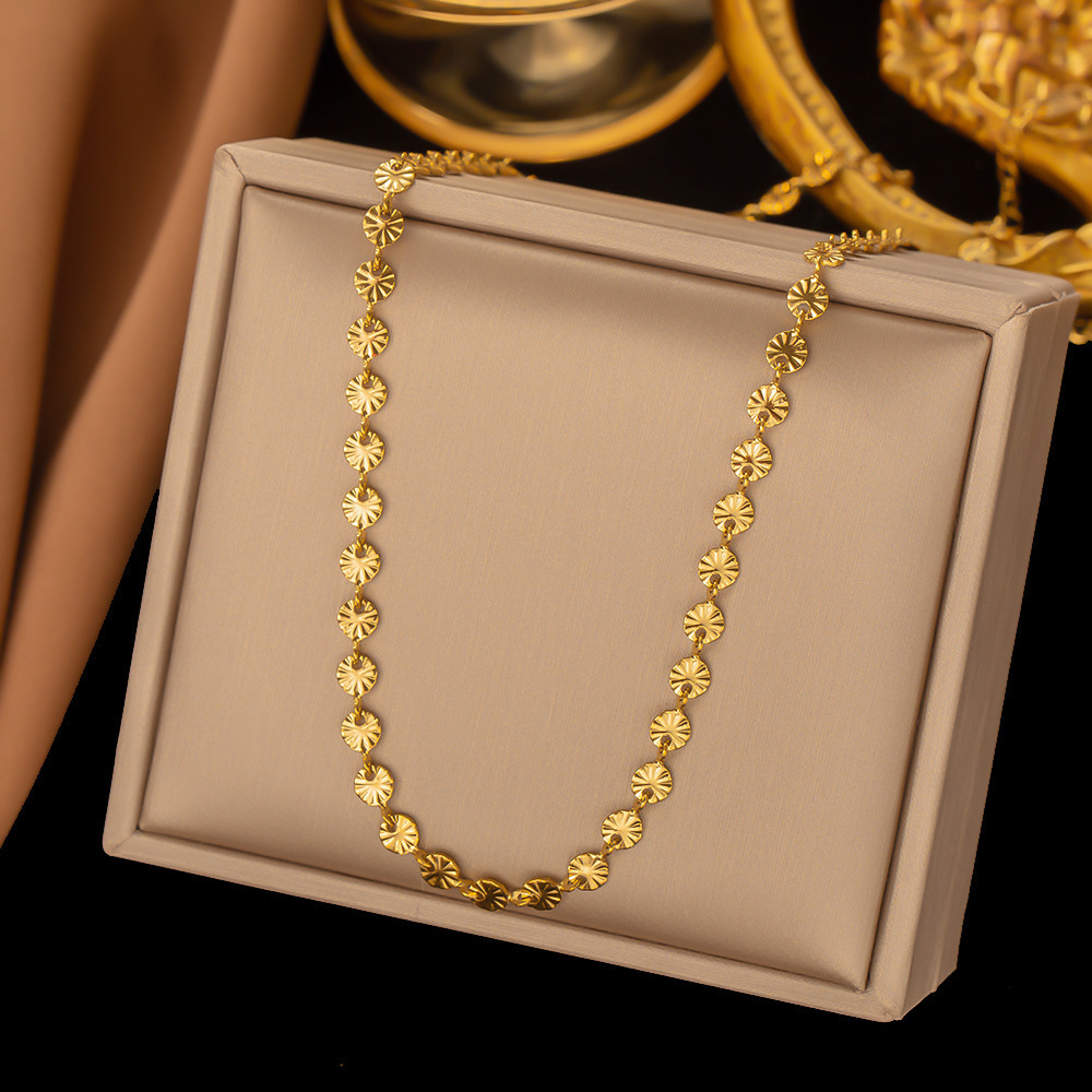 28【h325】disc embossed necklace gold