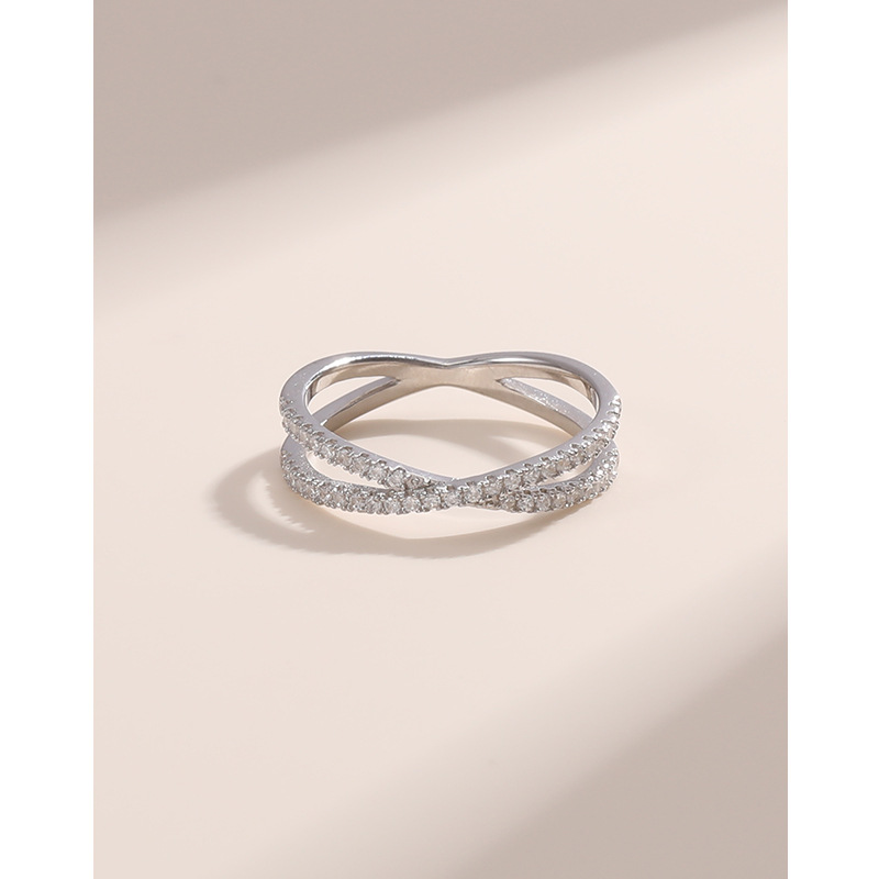 S925 anillo cruzado de plata esterlina Estilo fresco de las mujeres diseño de nicho de alto grado de diamantes incrustados anillo de dedo índice