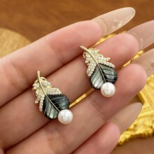 ������ë����ʱ�����������߶���С������������Ҷ��ƶ�����Ʒ