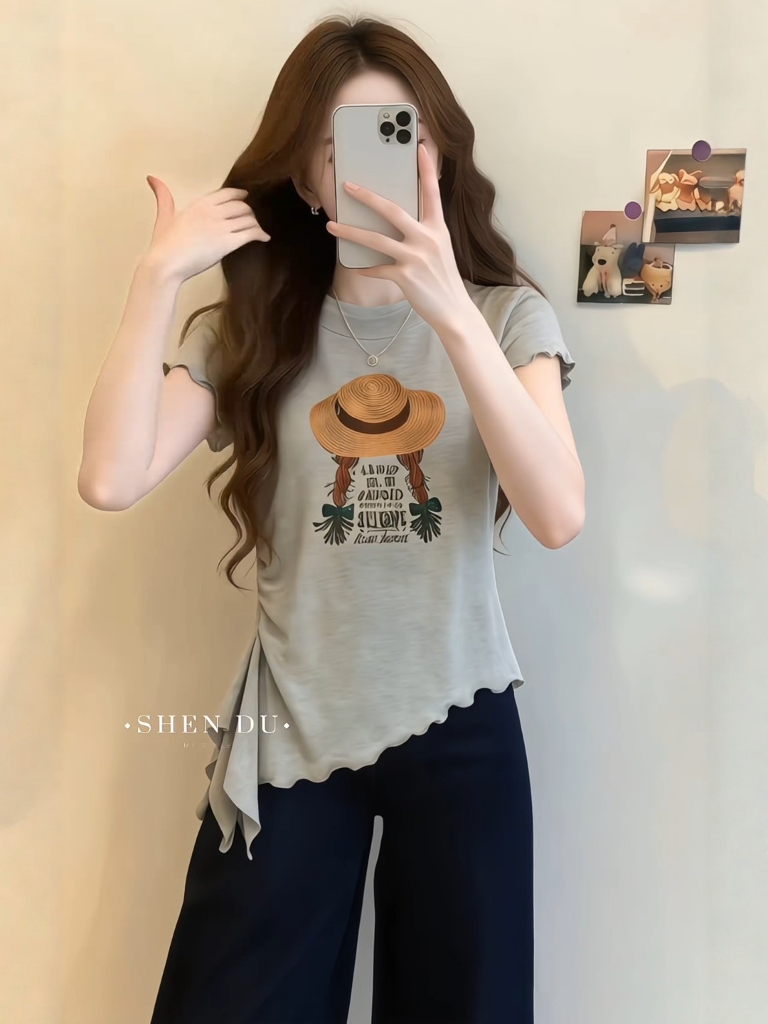Áo thun nữ tay ngắn cổ tròn thiết kế viền bèo nhún bất quy tắc — màu xám