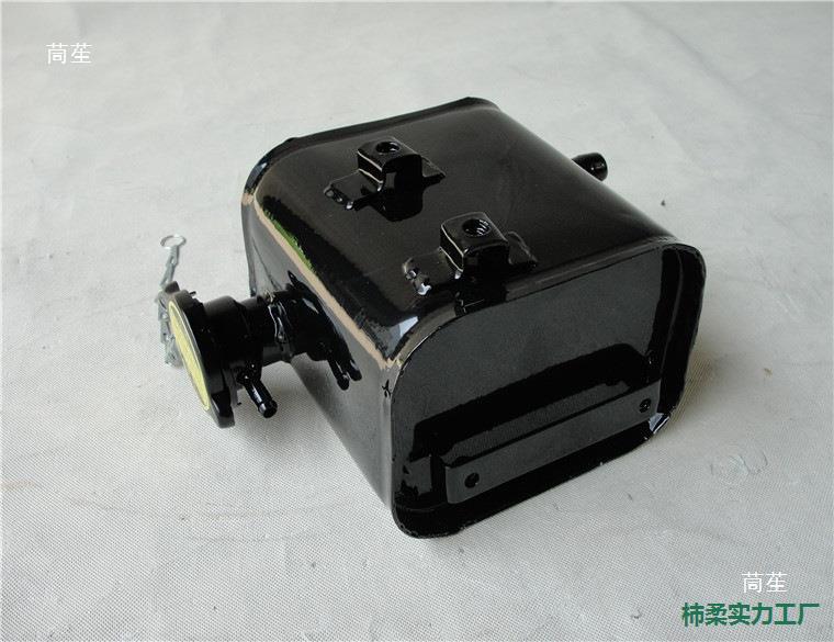 Three-wheeled motorcycle radiator, semi-enclosed auxiliary water tank, Dragon L1L2 auxiliary water tank