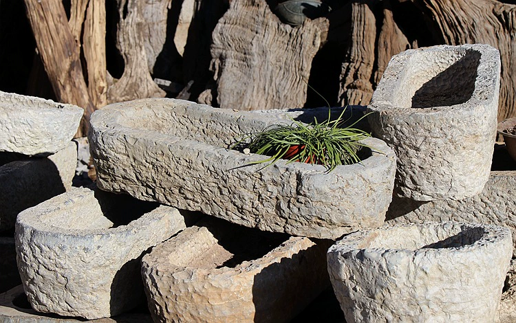 Садовая каменная ванна, каменный желоб, цветочный горшок, цветочный желоб, домашний небольшой аквариум, каменные скульптурные украшения, стандартный магазин во дворе, мини-рыбный пруд