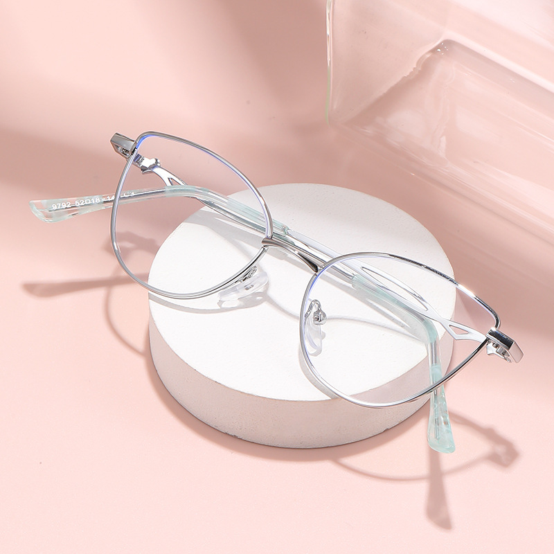 Metal transfronterizo ojo de gato de moda anti-luz azul gafas de alta definición para mujeres jóvenes de mediana edad gafas de edad