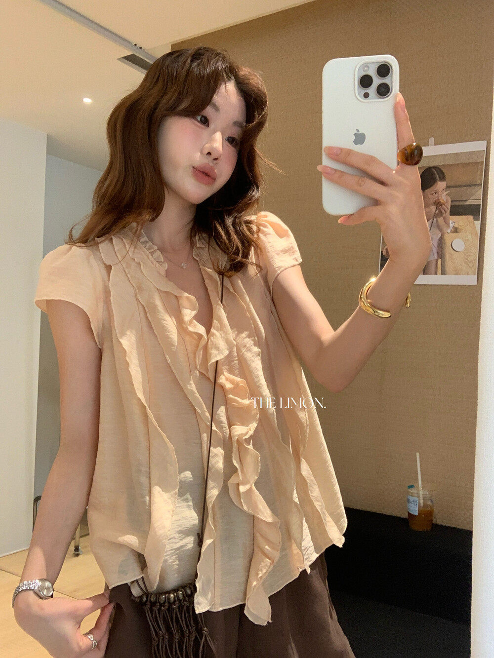 Áo sơ mi nữ tay ngắn cổ V phối ren xếp tầng chất liệu linen pha sợi tre — màu trắng, Bột cam, xanh lá cây chi tiết 26