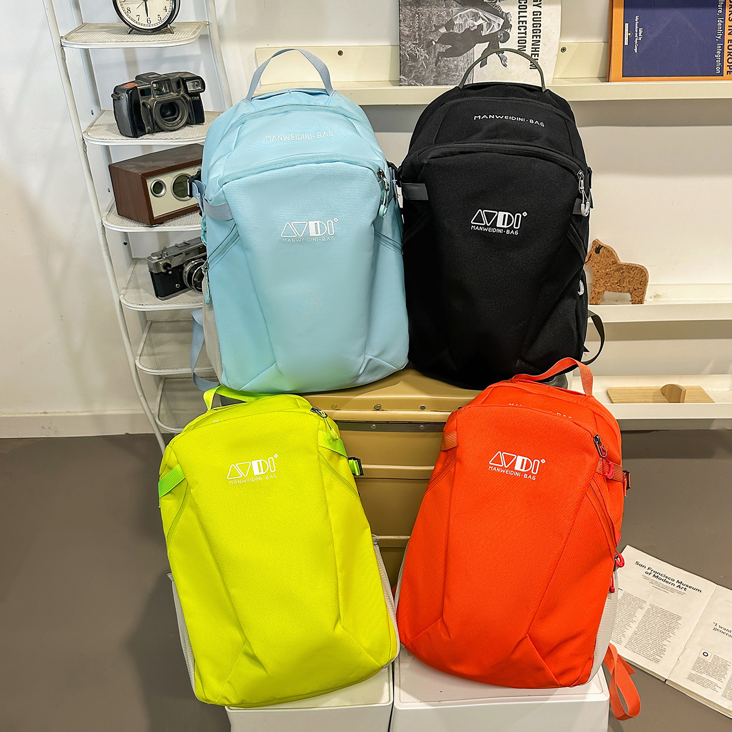 Otoño al aire libre Mochila de montaña Mochila de bicicleta de gran capacidad Mochila de moda versátil 2025 nuevo