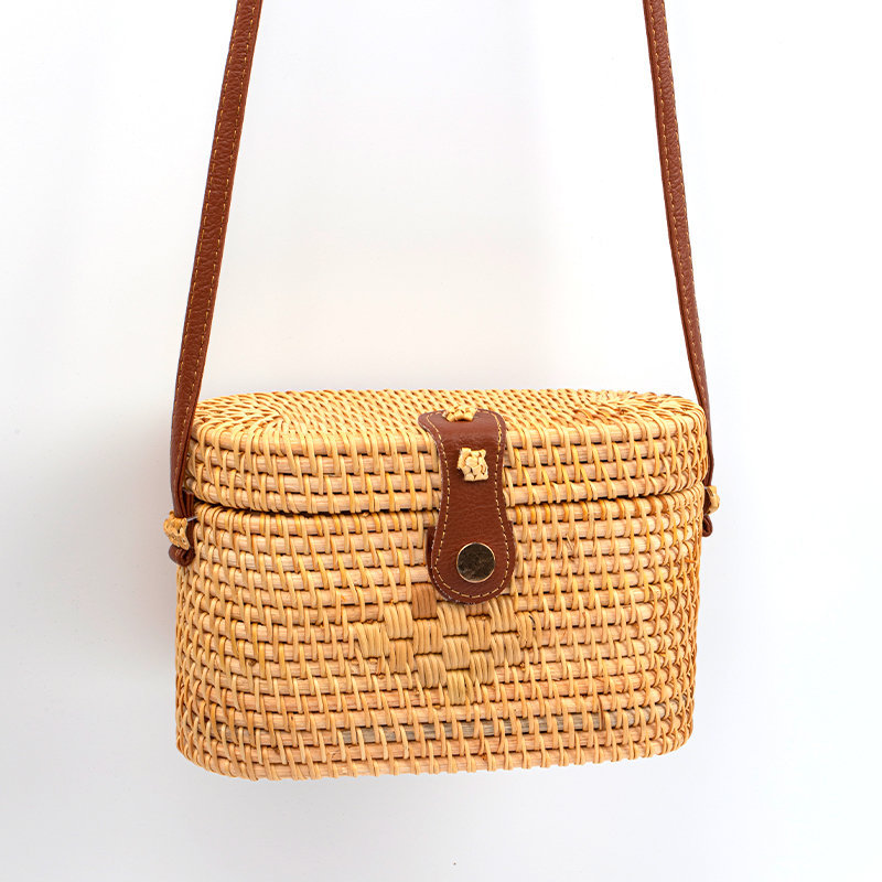 Bolsa de ratán, mini bolsa diagonal, canasta de bosque, bolsa redonda tejida de arte retro, bolsa de hebilla de cubo de vacaciones