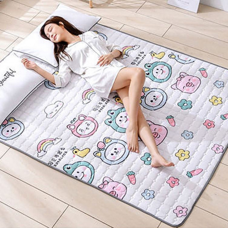 The Mat Can Be Spread on the Floor Mat to Sleep on the Floor. the Mattress Can Be Folded, Washed and Stored for Nap