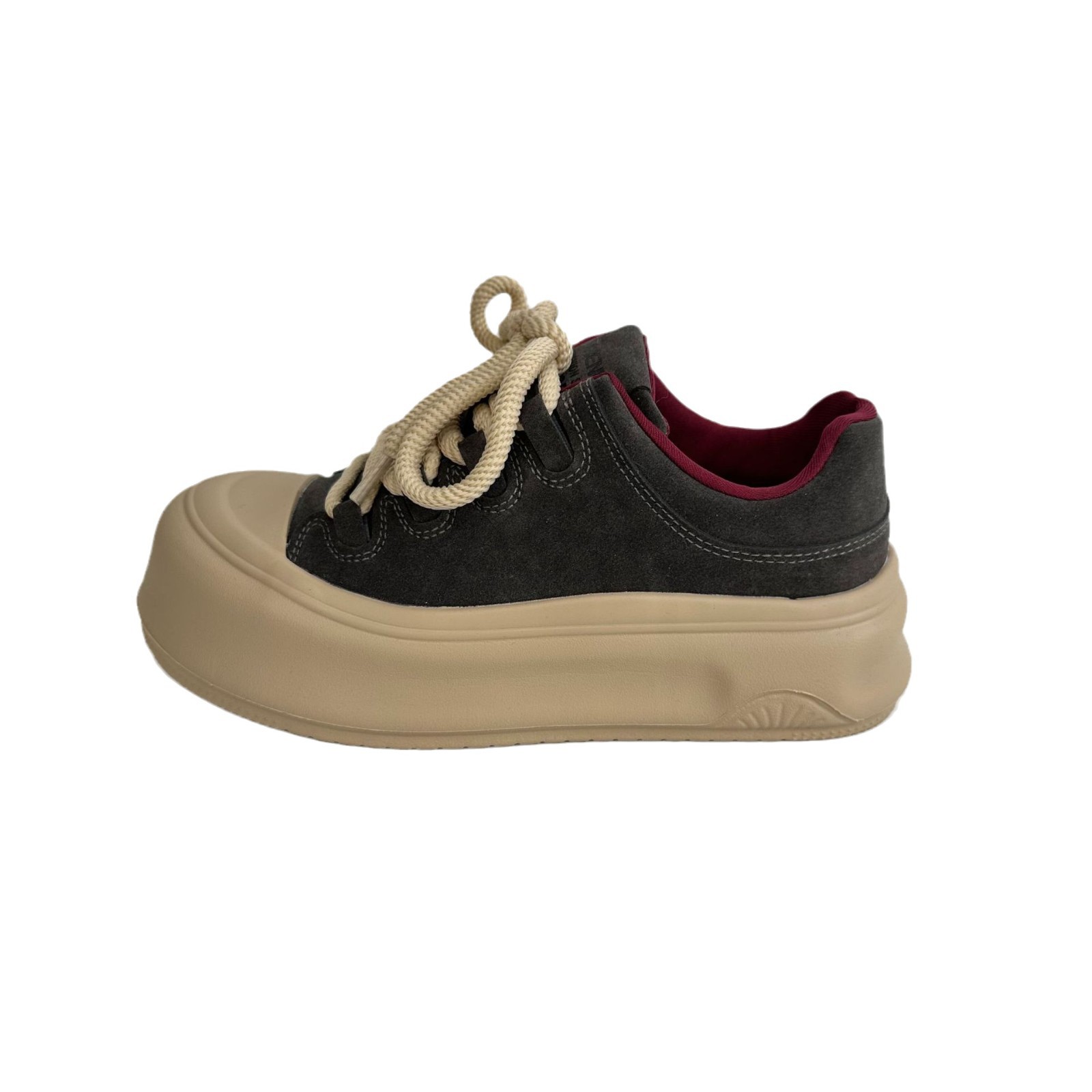 Los zapatos de skate retro americanos de cabeza grande para mujeres 2024 otoño nuevo cordón de cabeza redonda de moda zapatos de skate antideslizantes de suela gruesa A9870