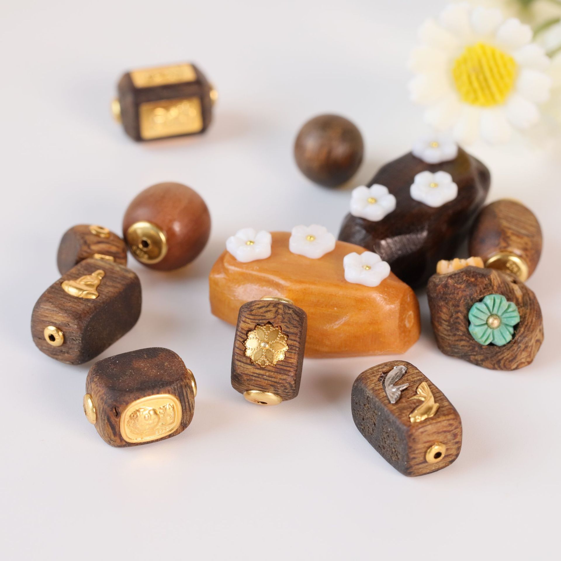 S925 Silver Chess Nut Agarwood Inlay Collection of Buddha Beads and Spacer Beads for DIY Crafts and Jewelry Accessories