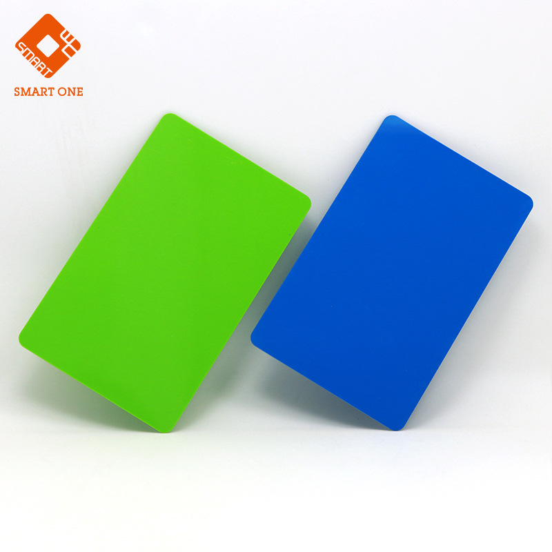 厂家订制新品全彩色PVC芯片卡 蓝绿色PVC卡 带颜色PVC射频rfid卡