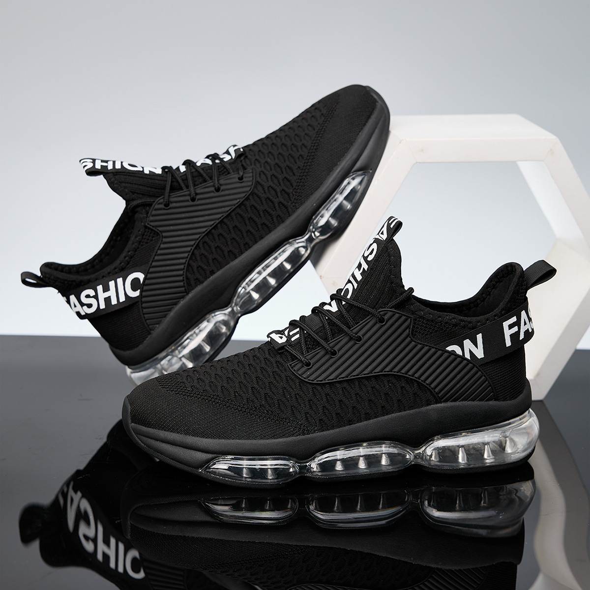 Breathable White Mesh Running Shoes For Men With Air Cushioning_voghion.com