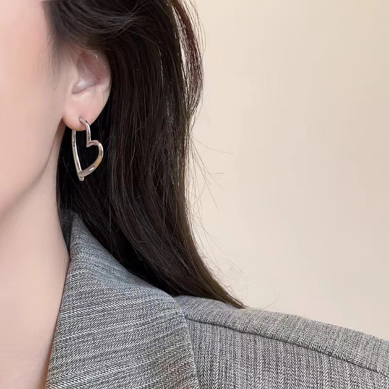EH-047 Silver