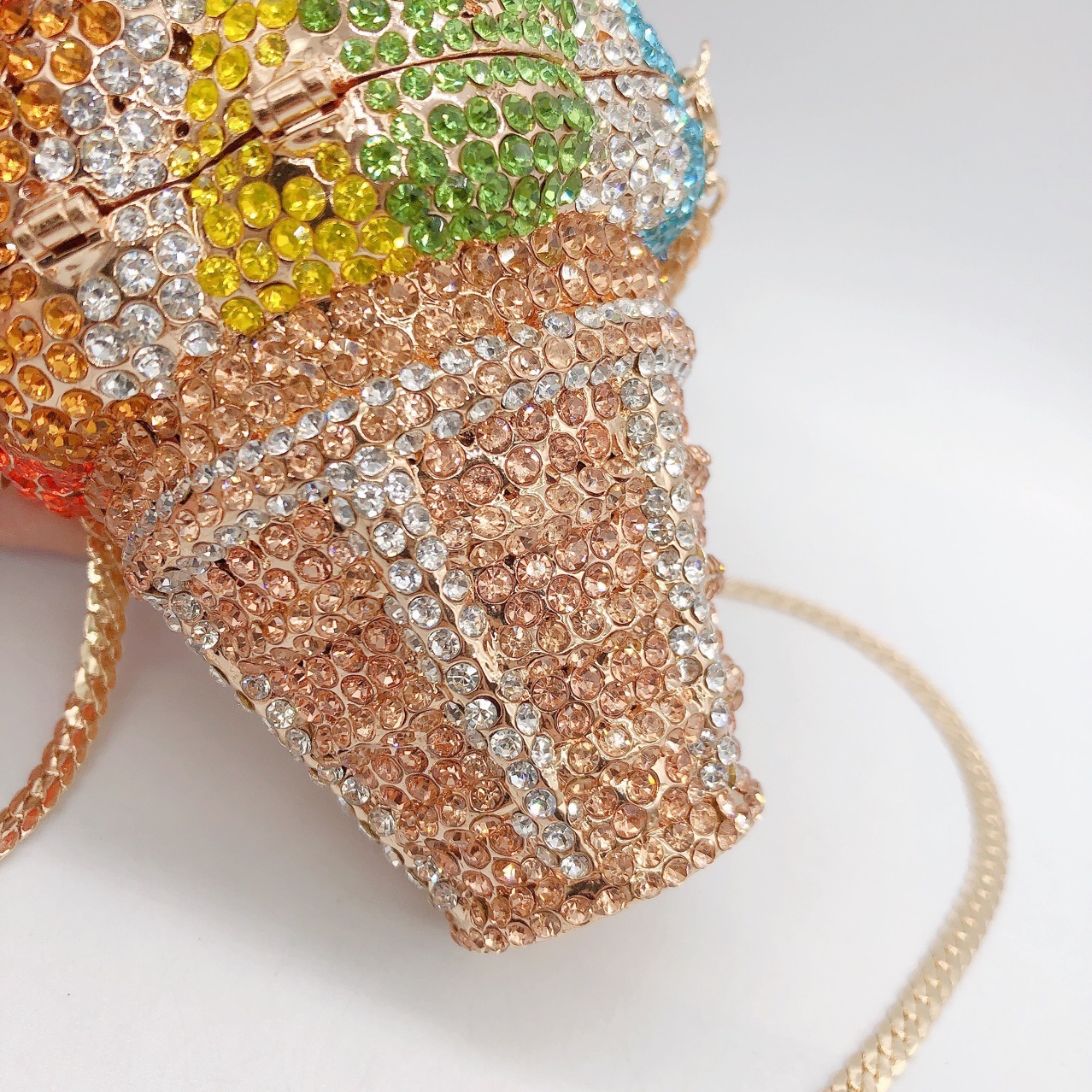 Seleccione estrictamente el nuevo paquete de helado con diamantes para la cena, bolsas de mano de diamantes para mujeres, embrague de helado.