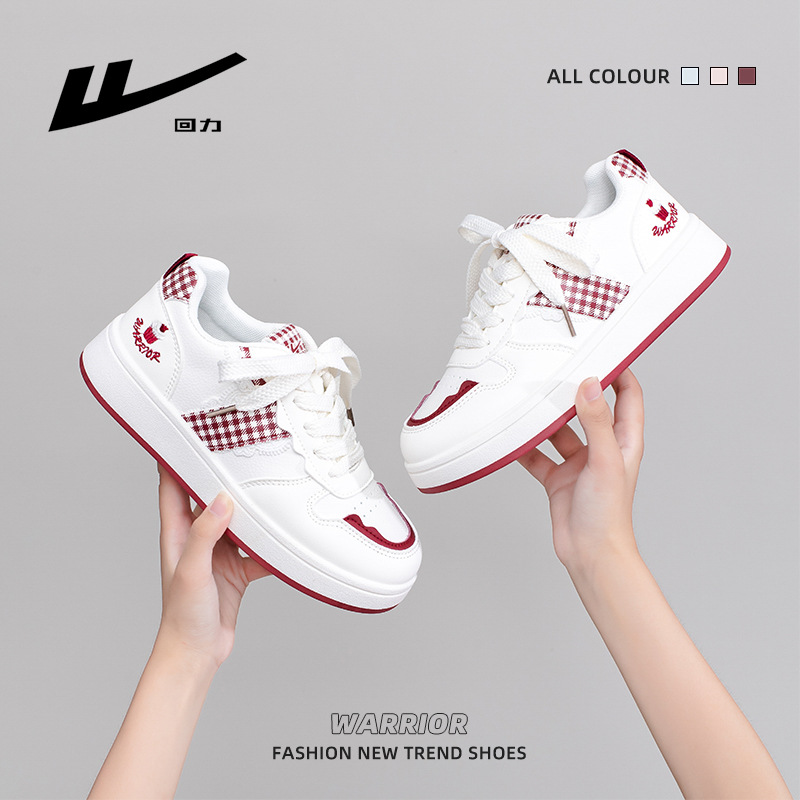 HuiLi estilo coreano vino rojo simple skate 2026 nuevos zapatos de suela gruesa estudiantes vigorosos encaje dulce zapatos de mujer simple