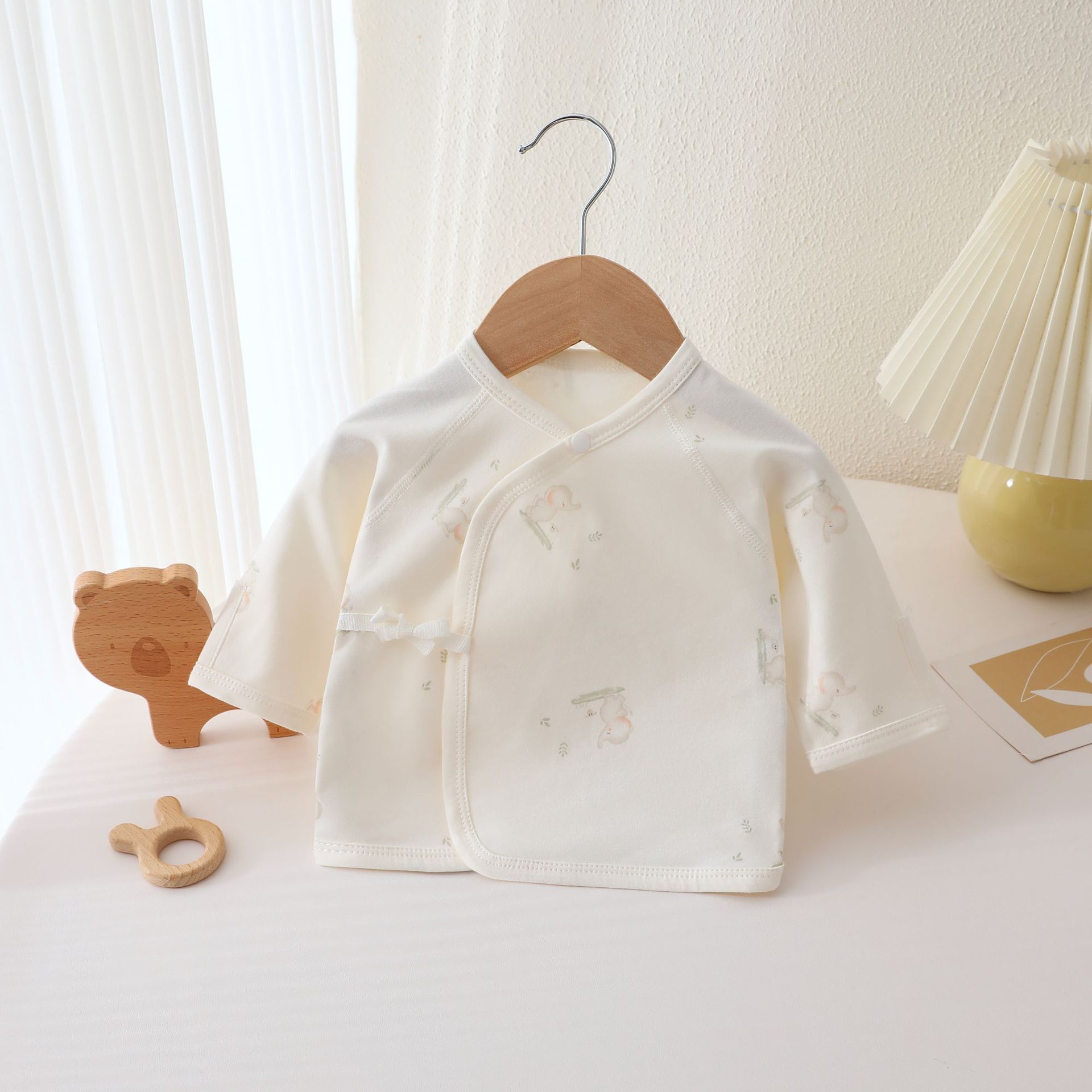 Light dream little elephant half back shirt