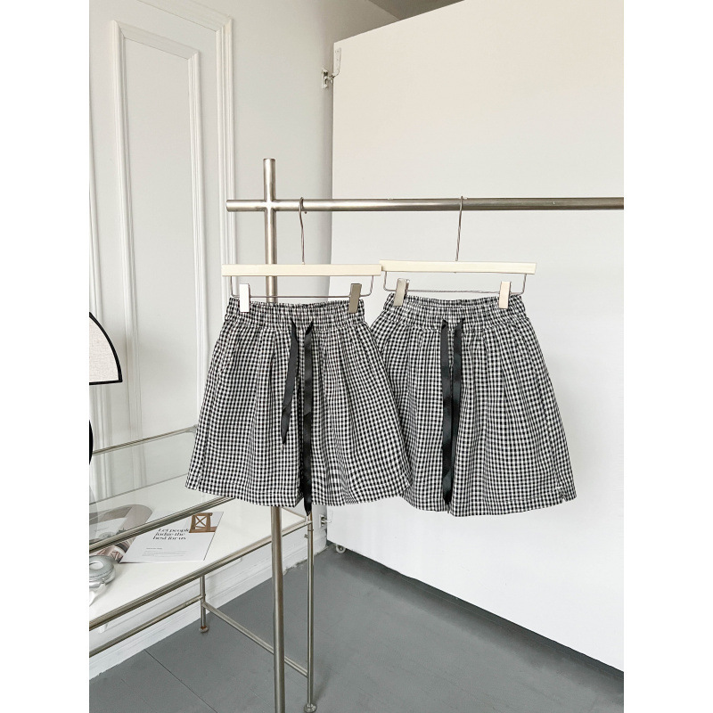 Real Shot] Large Size Black and White Plaid Shorts Summer New Wide-Leg Pants for Women, Loose and Slimming Look, Covering the Crotch
