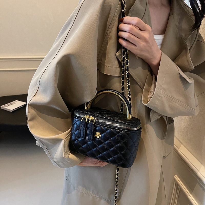 Xiaoxiang estilo de cadena de diamond bolso cuadrado 2024 nuevo bolso de caja de moda de mano popular bolso de mochila versátil