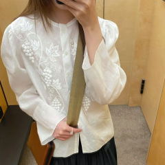 25 夏の新刺繍ラミーシャツ白中空ブドウ中国風の女性のシャツラウンドネックヘビーデューティシングルブレスト