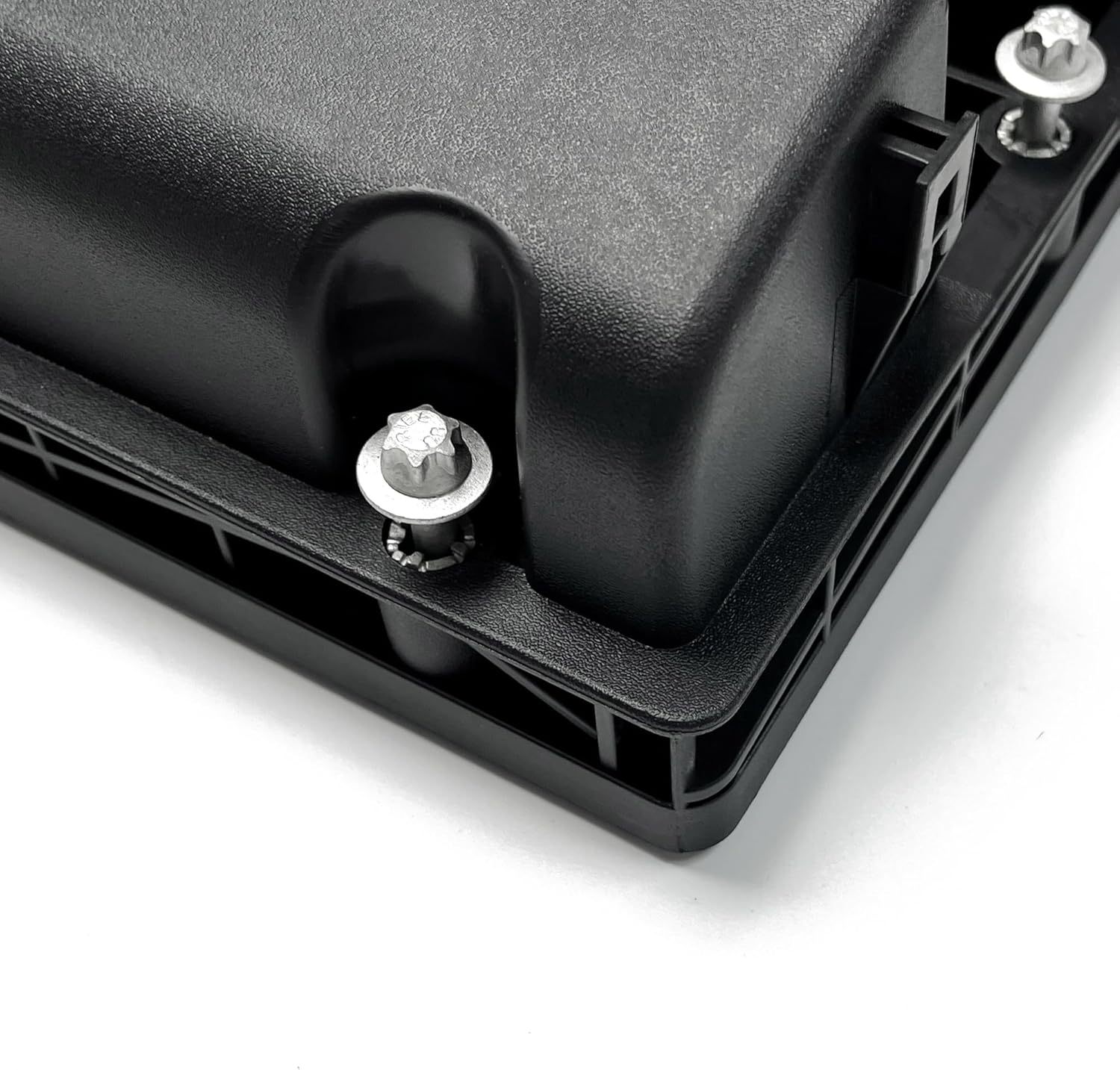 Suitable for General Motors Chevrolet Cruze Car Engine Hood Valve Cover 55564395 55558673