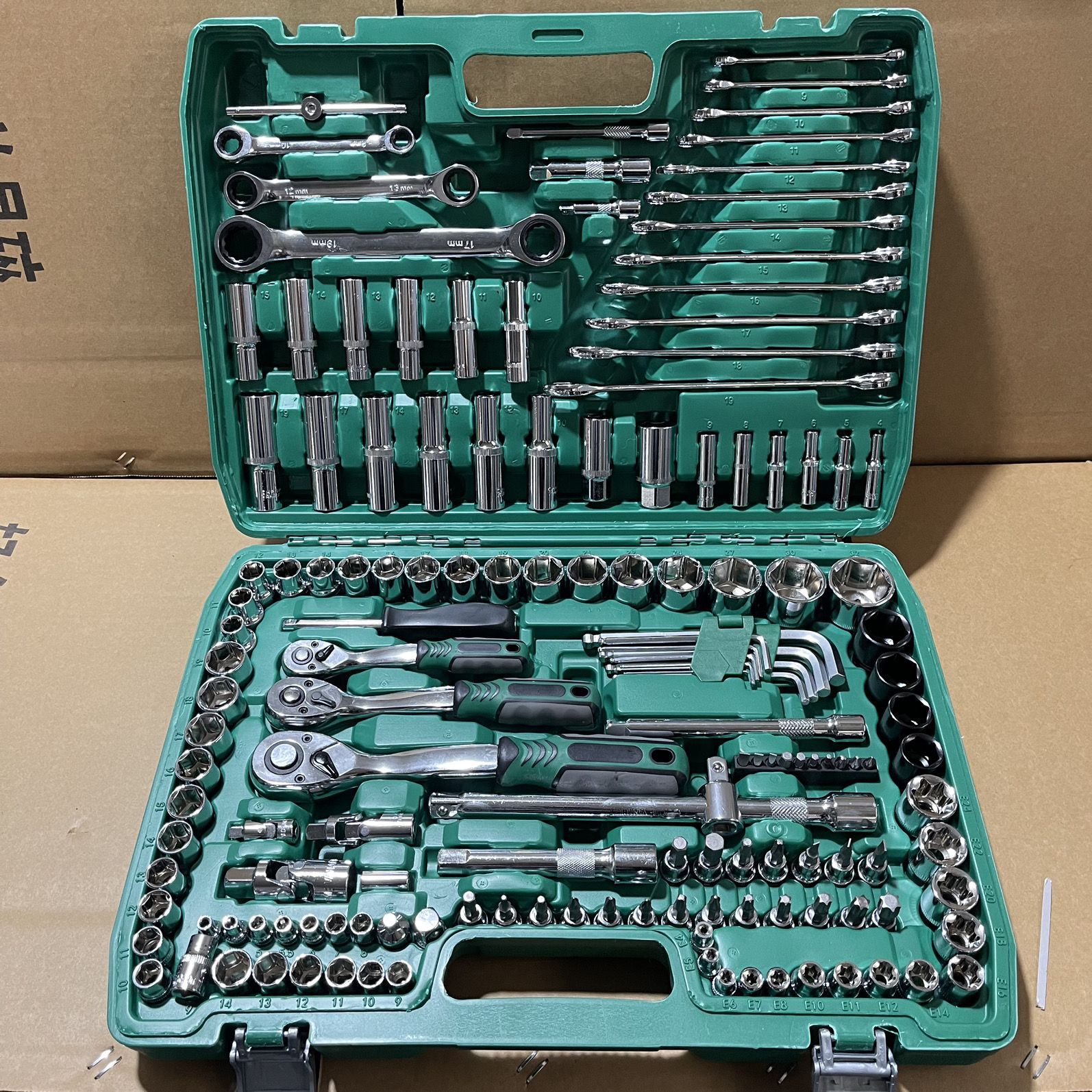 Tools set, wrench, 121 pieces