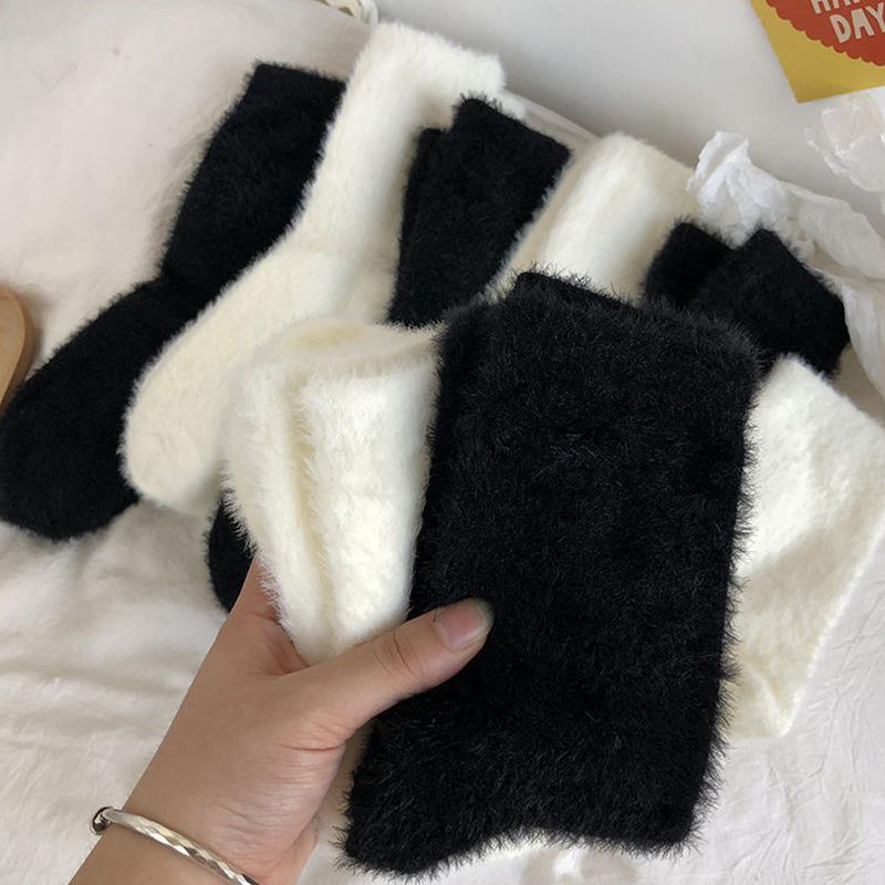 水貂绒袜子女中筒秋冬季加绒加厚毛茸茸黑白色月子产后睡眠毛毛袜|undefined