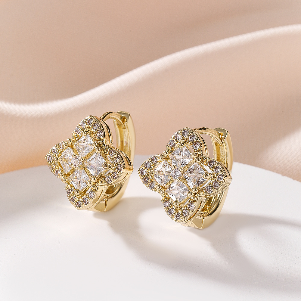 Elegant Four Leaf Clover Stud Earrings With Micro Inlaid Zircon_voghion.com