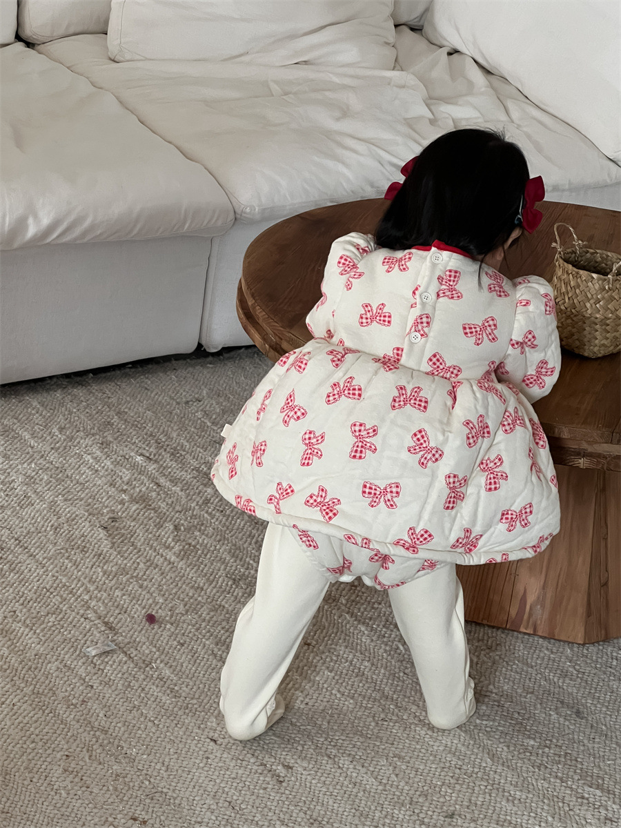 Baby otoño-invierno conjunto de ropa infantil coreana 2024 nueva ropa de bebé gruesa niñas más bolsa de terciopelo ropa de invierno