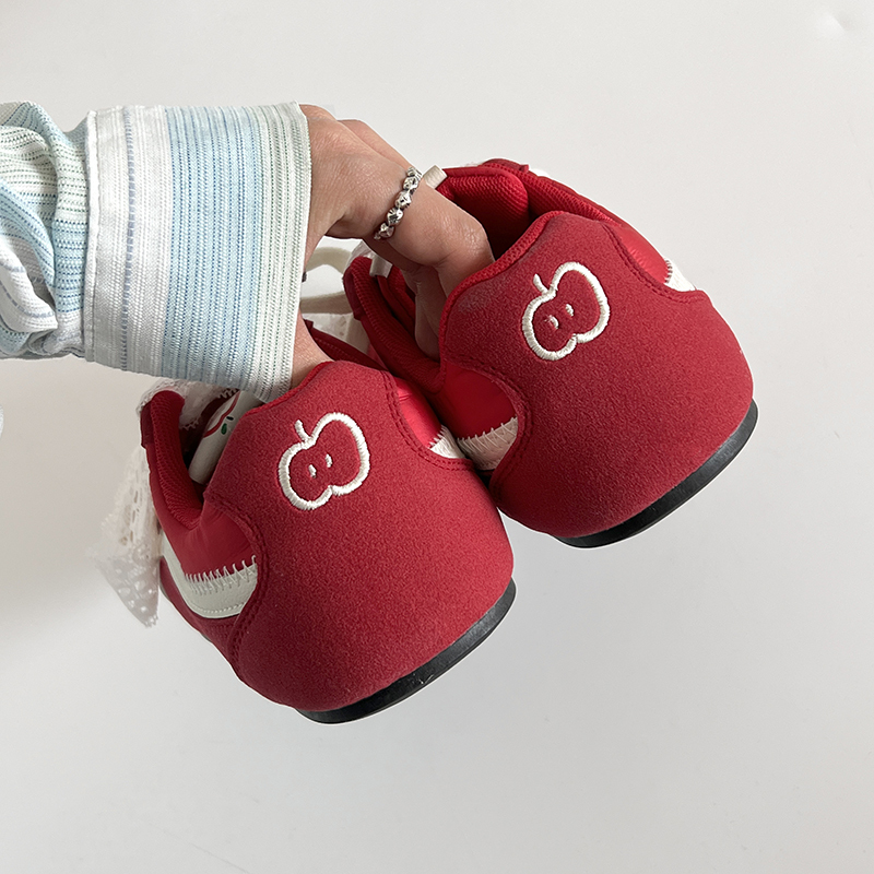 Red Apple Shoes for Women 2026 New Retro Sports Spring Breathable Casual Thin-Soled Ballet Shoes Very Stylish German Training Shoes