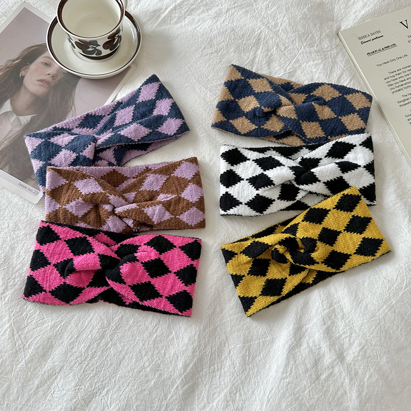 Banda de cabello para mujeres 2025 verano nuevo tejido de diamante de doble color cruzado correa de cabello de protección de la oreja caliente cubierta de cabello accesorios para el cabello