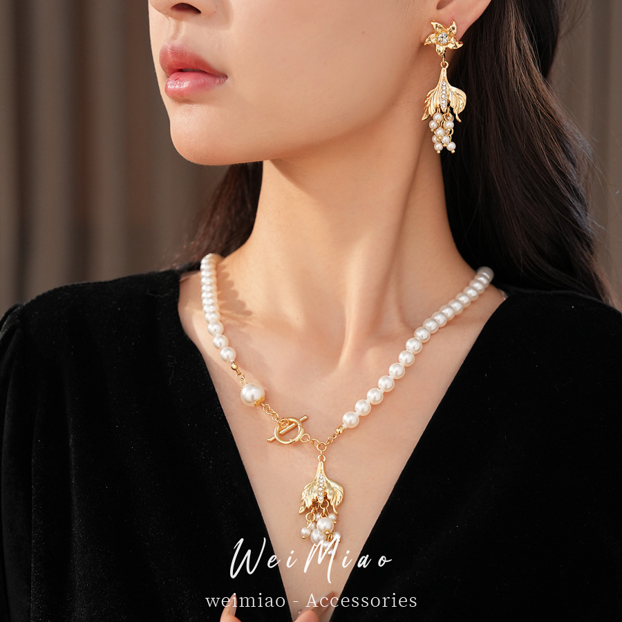 Collar de pendientes de perlas de cola de pez redonda con diamantes, lujo ligero, nicho de alto nivel, estilo palacio, conjunto de joyas retrógradas exquisitas