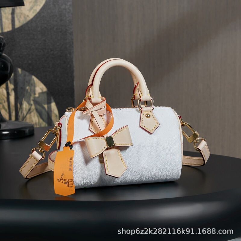 M&Lv Donkey House Big Brand 2025 New White Three-Color Nano Mini Pillow Bag Boston Bag Single Shoulder Crossbody Bag