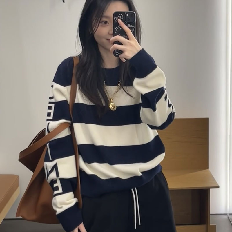 Shenzhen Nanyou High-End Women's Clothing Ce New Round-Neck Pullover Long-Sleeve Sweater Classic Thick Striped Knitwear