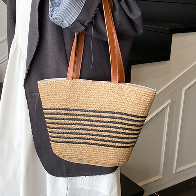 2025 New Summer Striped Large-Capacity Straw Tote Bag Handbag Single Shoulder Armpit Women's Bag Seaside Beach Bag