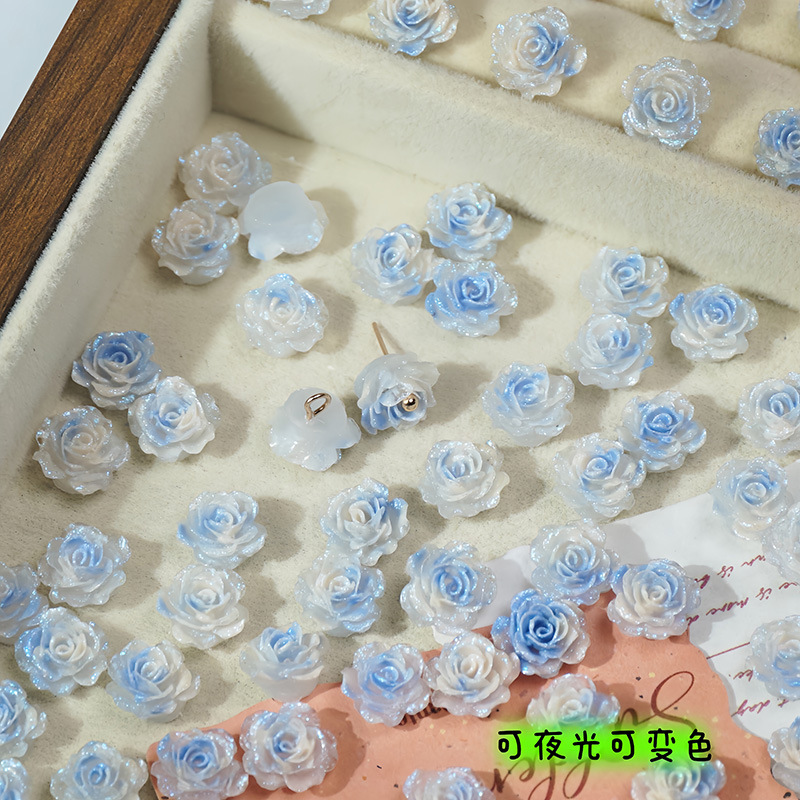 穴のない細いキラキラの柔らかいゴムの花の光はバラの花の片面の彫刻のdiyの手作りの数珠のネイルの携帯電話のケースの材料を変えます。