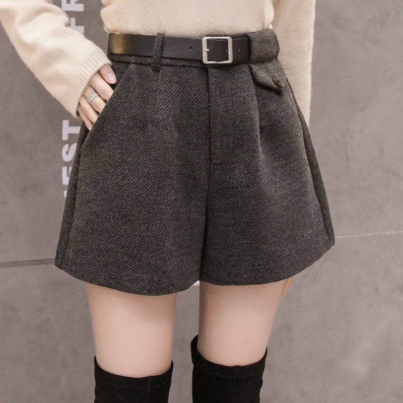 Plus-size woolen shorts for women, new autumn/winter high-waisted wide-leg pants, suitable for curvy girls, can be worn as outerwear or as base layer with boots