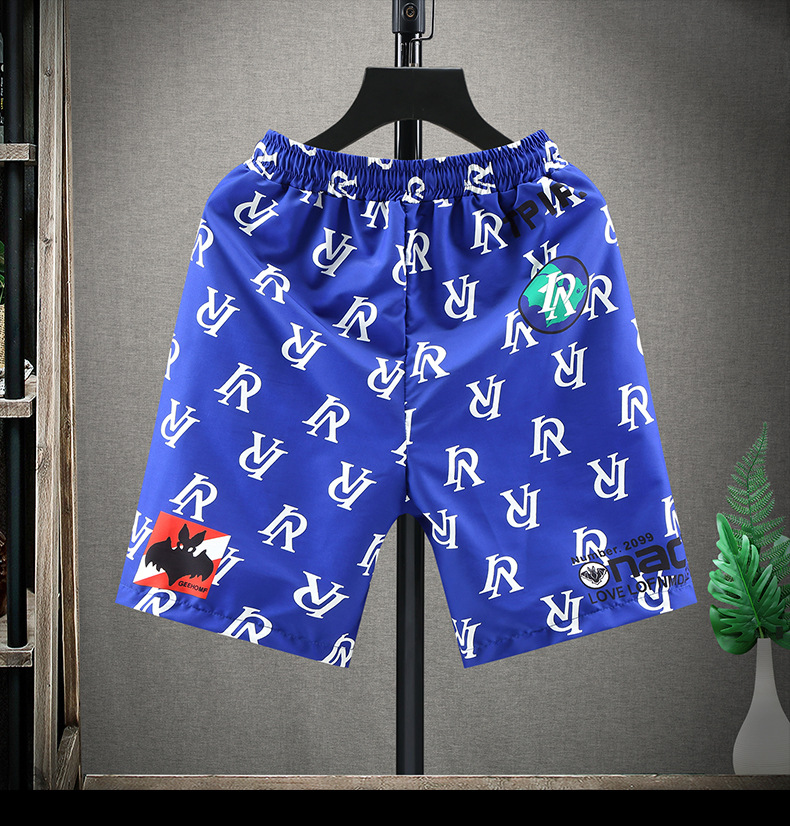 À la mode pour les hommes portent des pantalons de sport décontractés de marque de mode, vêtements de plage, beaux shorts tendance_voghion.com