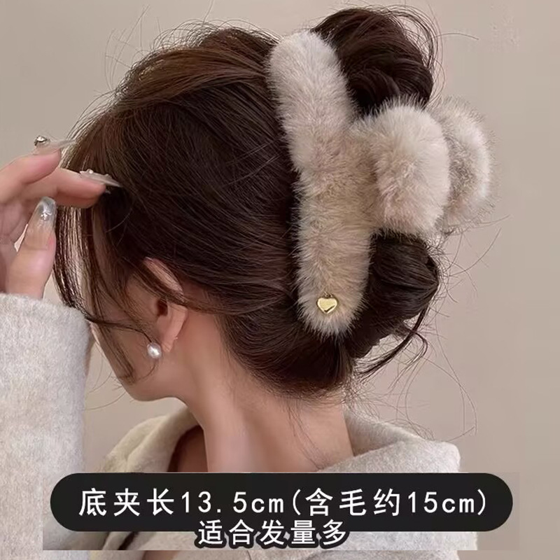 シンプルで万能な秋冬用大きめファーヘアクリップ 女性用2025年新作 シャーククリップ 多量の髪用 ヘアクリップ 後頭部ヘアアクセサリー