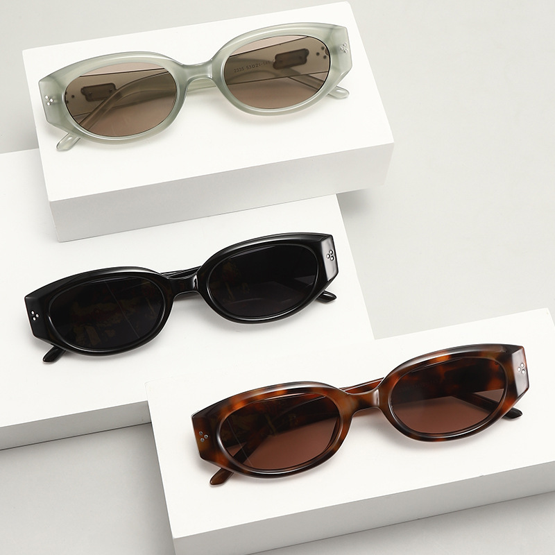 Nuevas gafas de sol Gafas de sol de ojo de gato Gafas de sol delgadas para mujer Gafas de sol anti-ultravioleta Advanced Sense Retro Black Frame