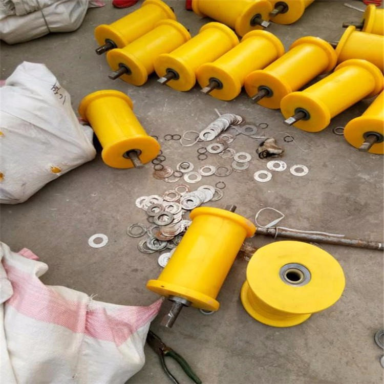 Minería 300 nylon grueso desgaste resistente a la llama rodillo rodante de nylon de alta calidad accesorios rodantes de poliuretano