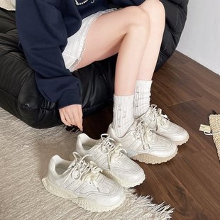 �ٴ������ߵ�ӖЬŮ2025���＾�¿�r���p�����e�\��С��Ь