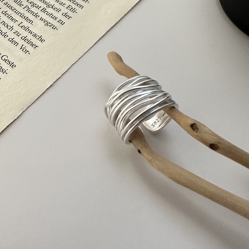 Retro ring, matte accessory, simple and elegant design, high-quality style, light luxury style