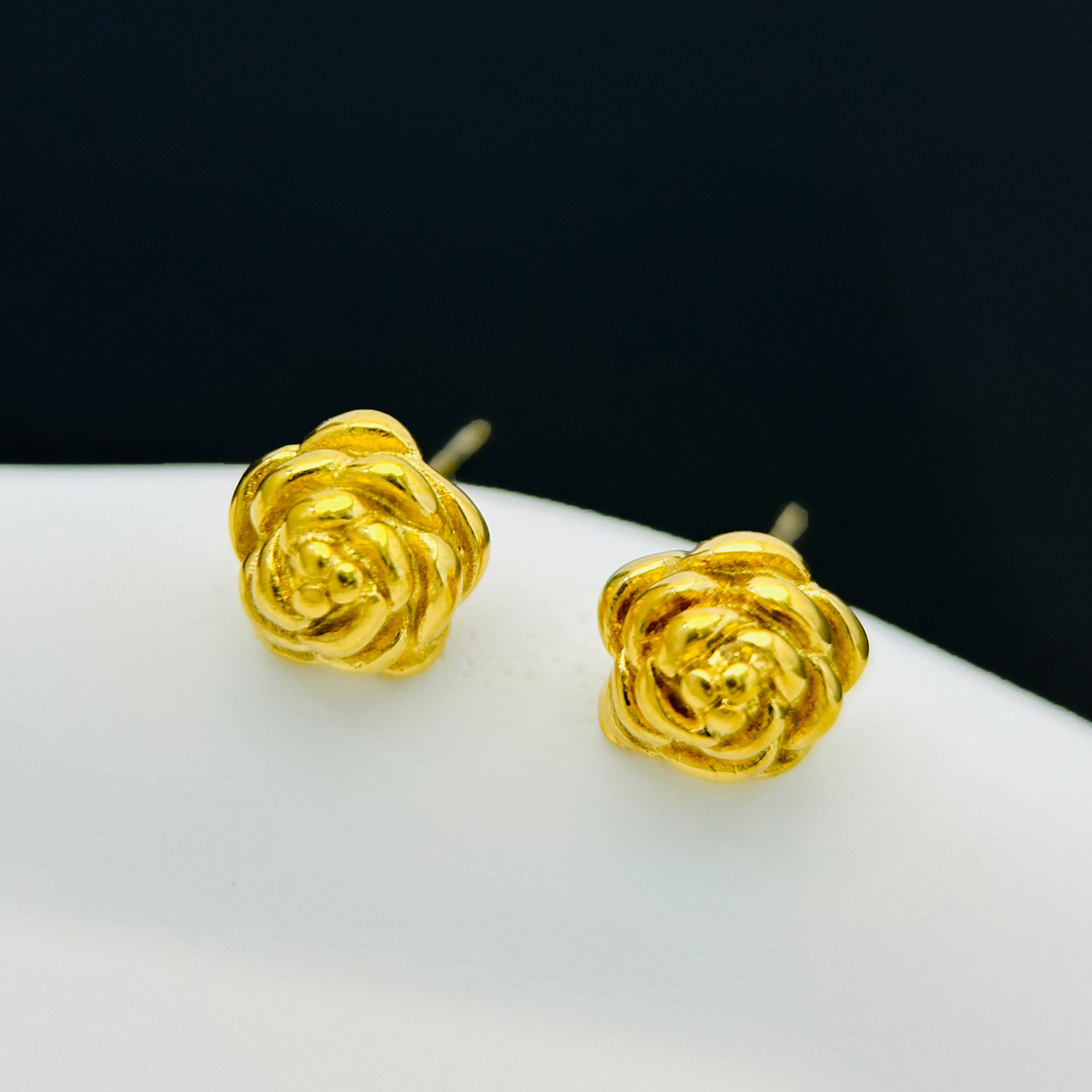 Rosa coreana Dongdaemun temperamento de moda no desvanecer pendientes personalidad femenina dulce joyas de oro 18k