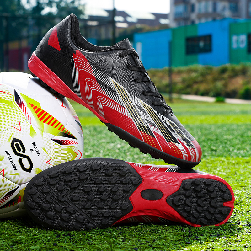 Broken nails black and red