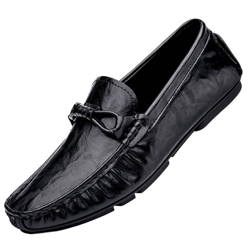 Zapatos de hombre de cuero real 2025 nuevos zapatos de negocios británicos transpirables con suela suave zapatos casuales perezosos con un pie zapatos para hombre