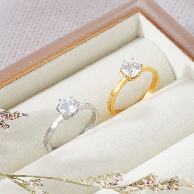 Korean index finger ring 2023 new claw diamond titanium steel ring large zircon wedding design all-match women's ring