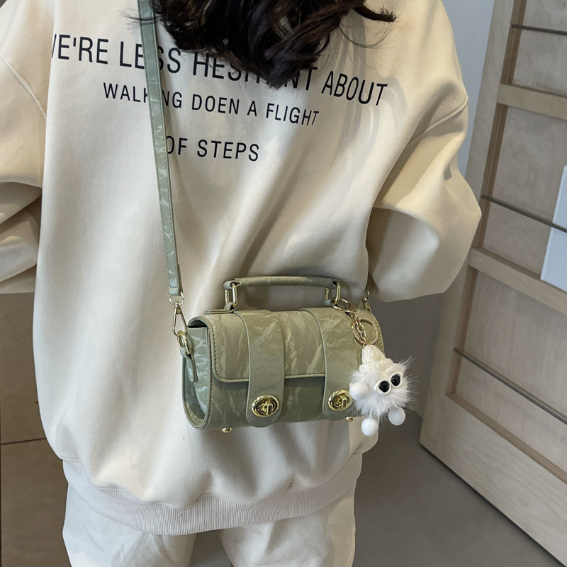 Bolso popular de este año para mujeres 2024 primavera y verano nuevo estilo de alta sensación bolso portátil cuadrado de moda universal bolso de hombro coreano