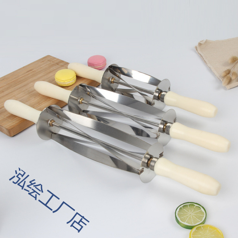 Large Croissant Roller Knife Hand-Held Triangular Stainless Steel Dough Wheel Knife Quicksand Croissant Cutting Tool